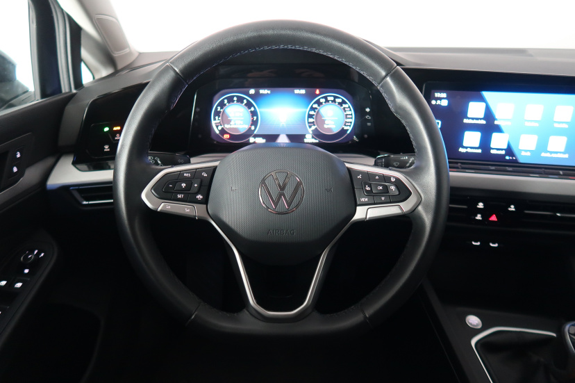 Volkswagen Golf, 2024