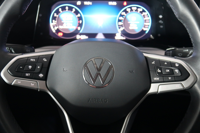 Volkswagen Golf, 2024