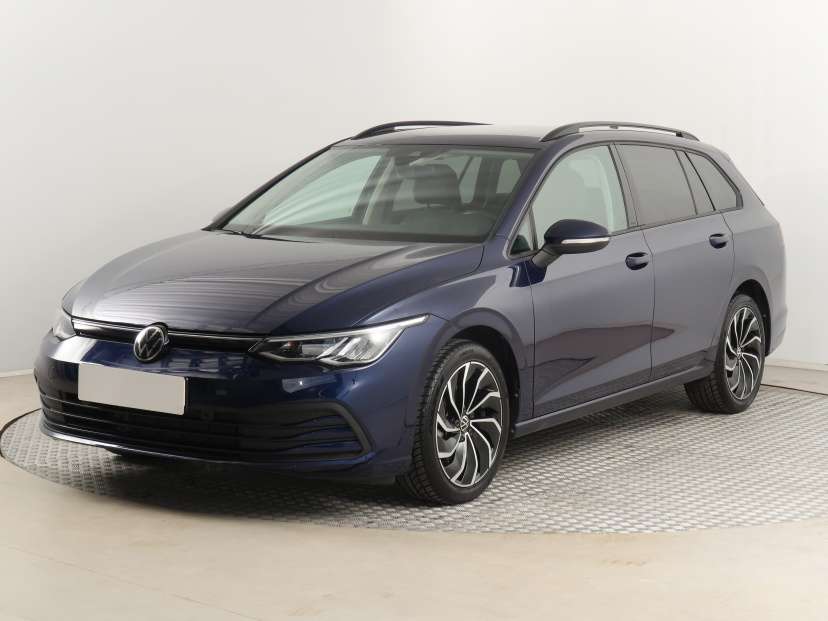 Volkswagen Golf, 2024