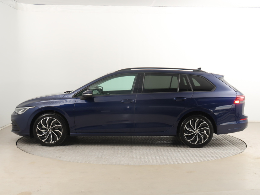 Volkswagen Golf, 2024