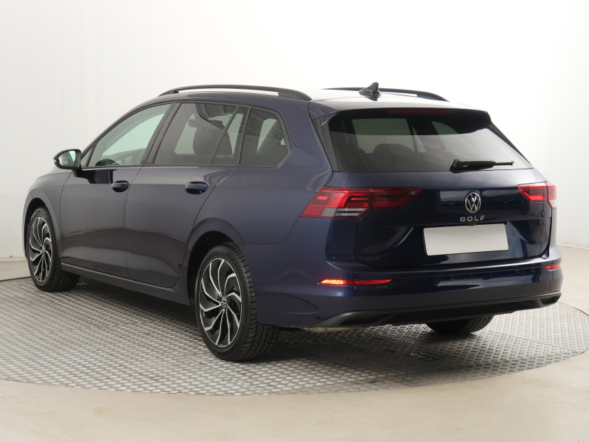 Volkswagen Golf, 2024