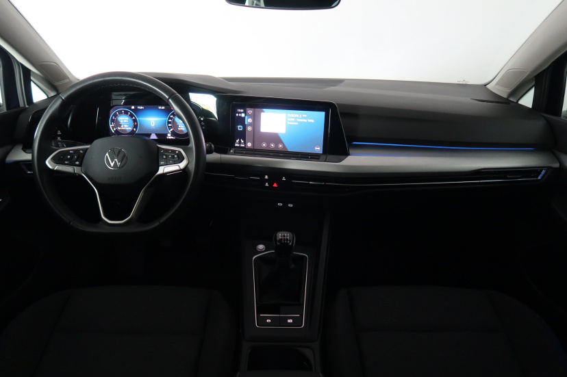 Volkswagen Golf, 2024