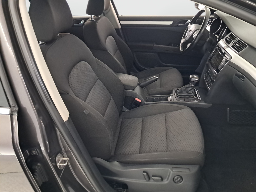 Škoda Superb, 2011