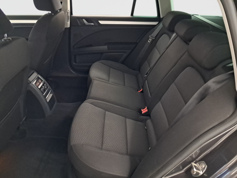 Škoda Superb, 2011