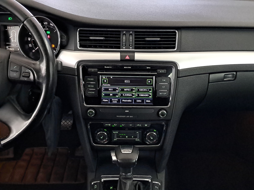 Škoda Superb, 2011