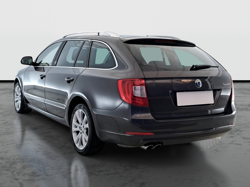 Škoda Superb, 2011