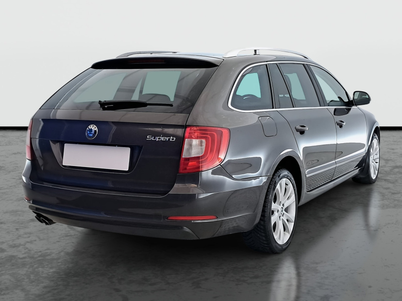 Škoda Superb, 2011