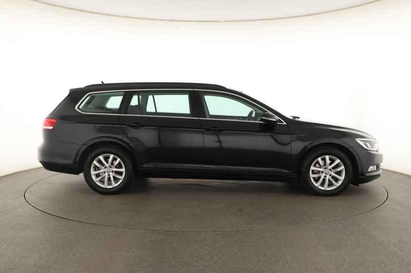 Volkswagen Passat, 2016
