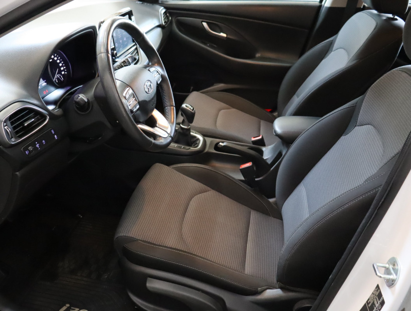 Hyundai i30, 2022