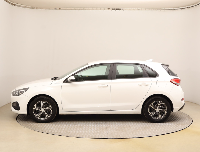 Hyundai i30, 2022