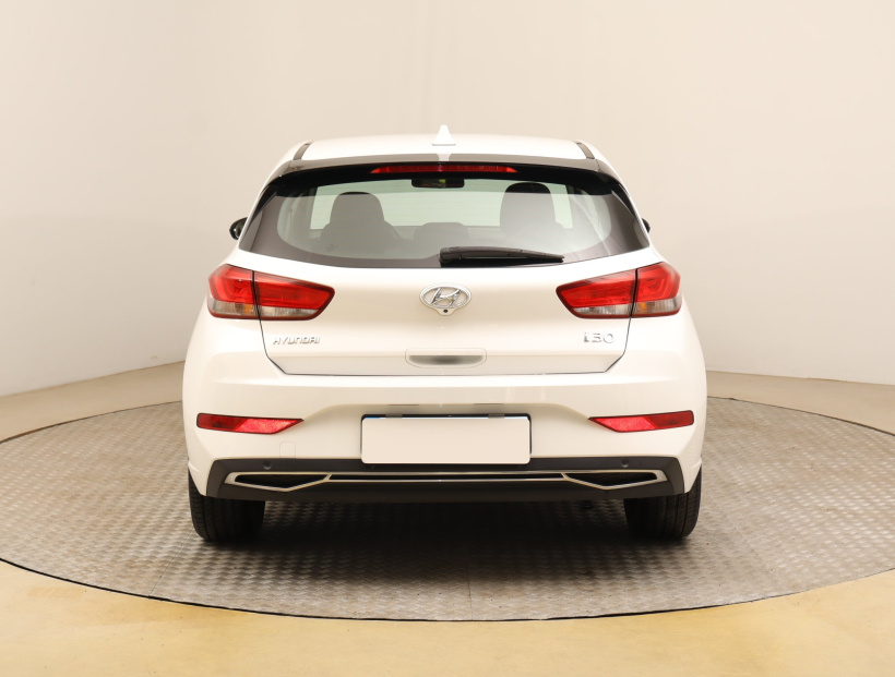 Hyundai i30, 2022