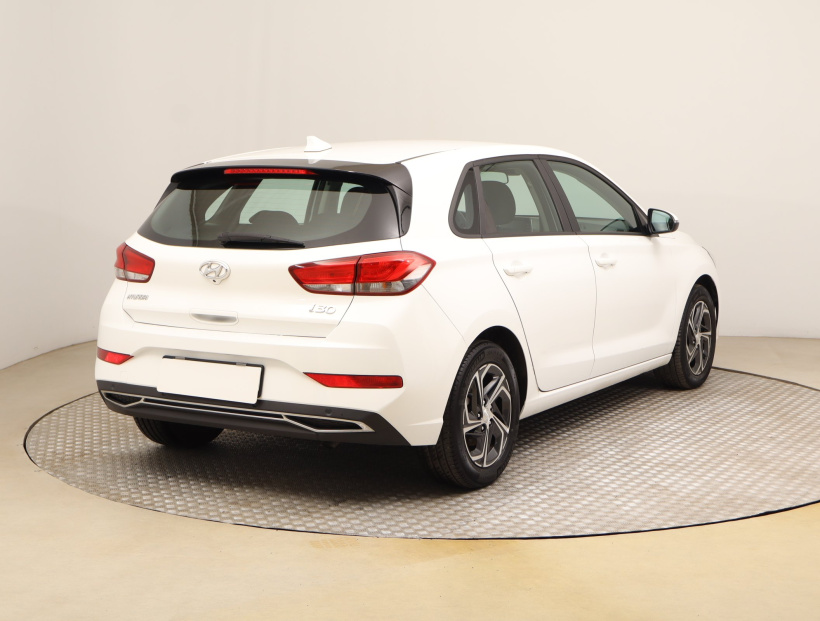 Hyundai i30, 2022