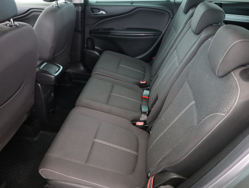 Opel Zafira, 2018