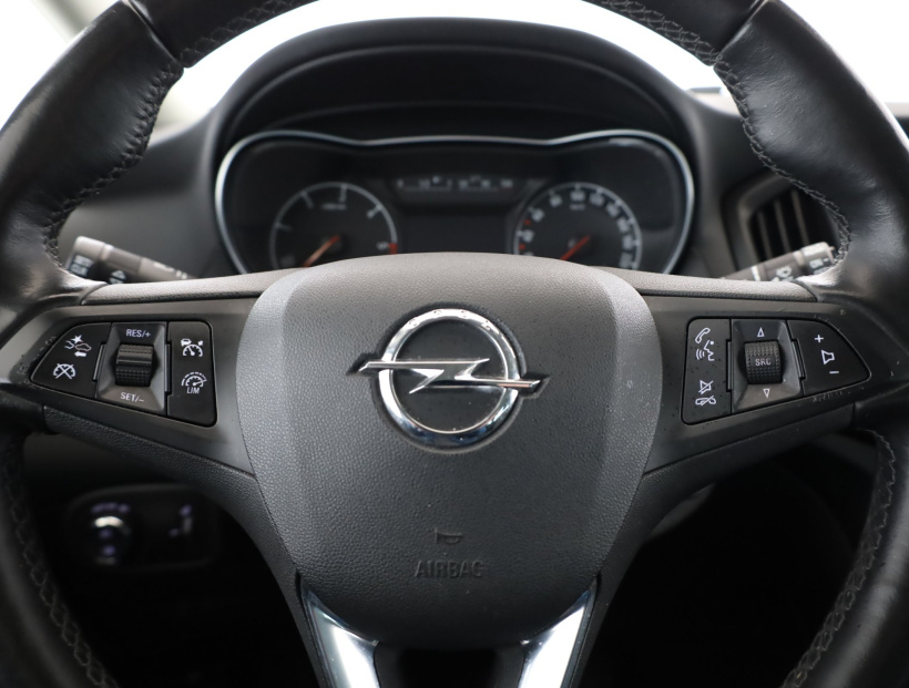 Opel Zafira, 2018