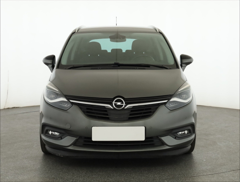 Opel Zafira, 2018