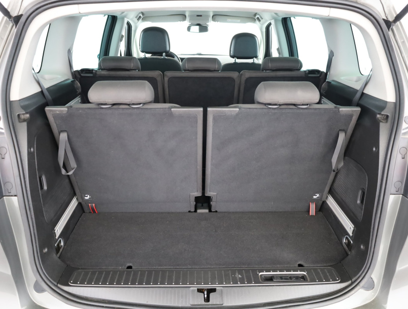 Opel Zafira, 2018