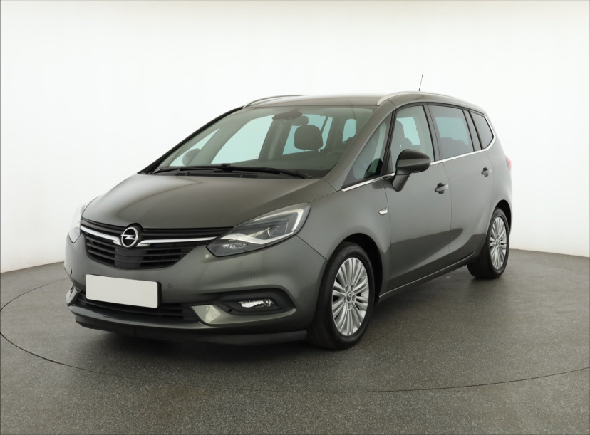 Opel Zafira, 2018