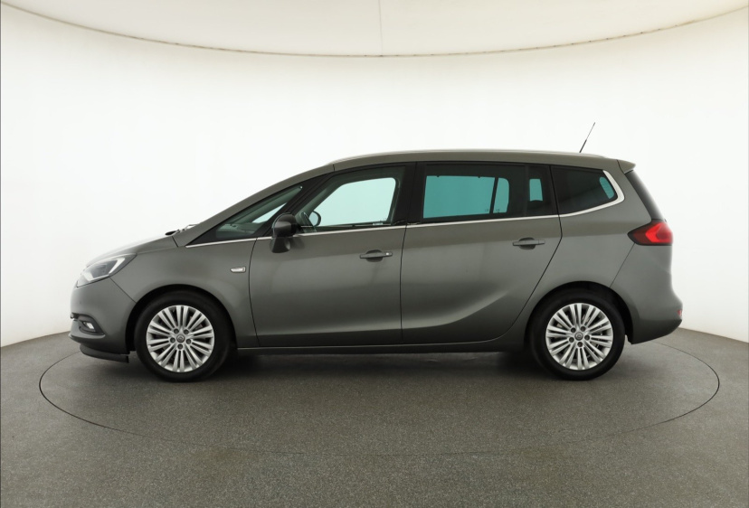 Opel Zafira, 2018