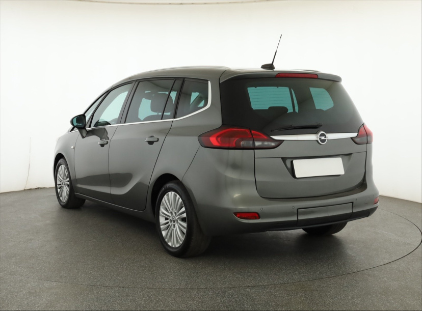 Opel Zafira, 2018