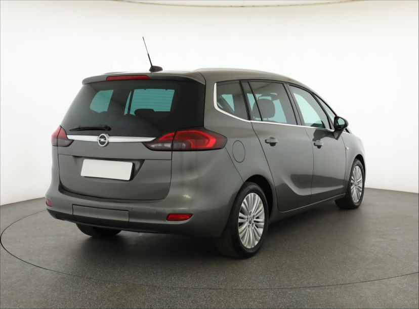 Opel Zafira, 2018
