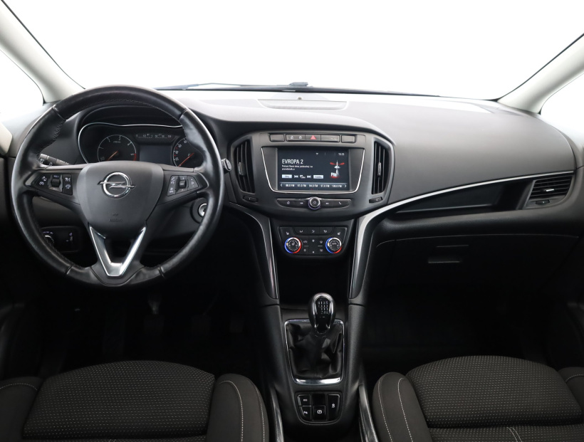 Opel Zafira, 2018