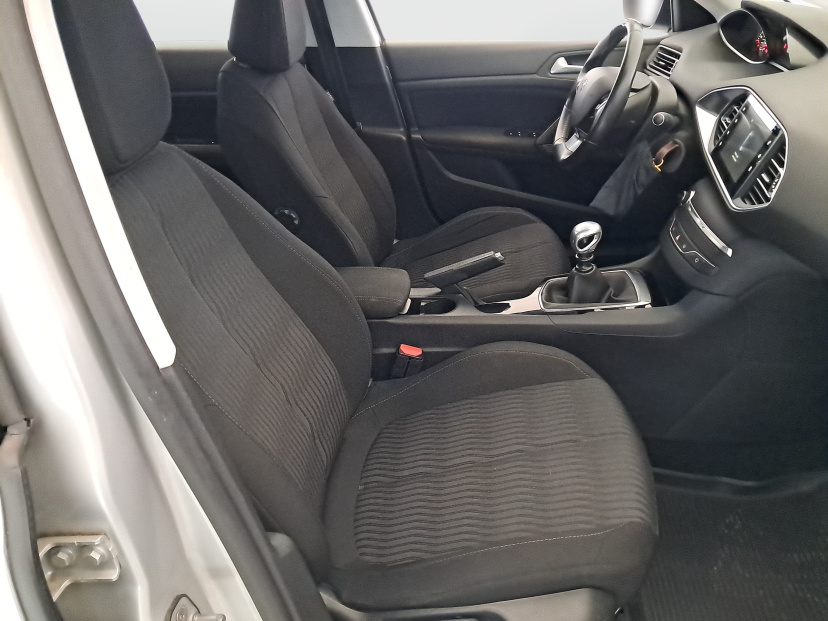 Peugeot 308, 2015