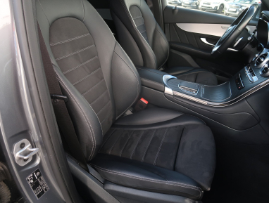 Mercedes-Benz GLC - 2022