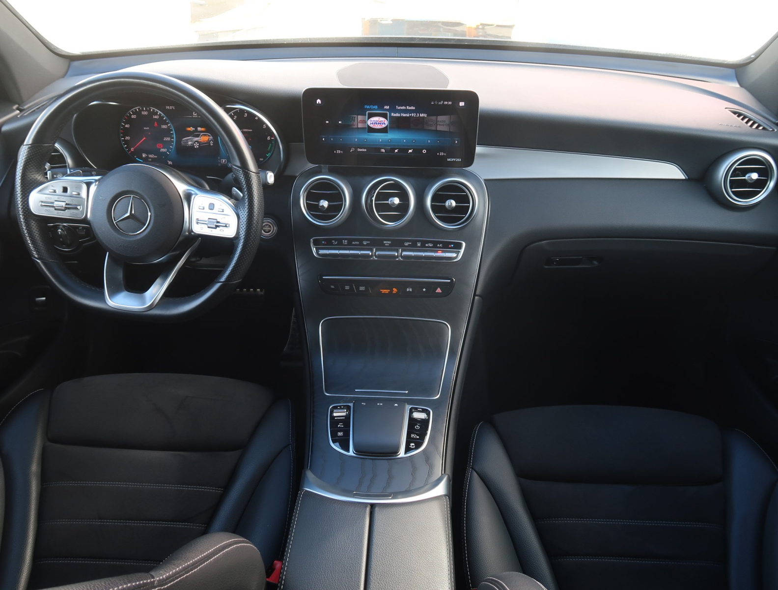Mercedes-Benz GLC - 2022