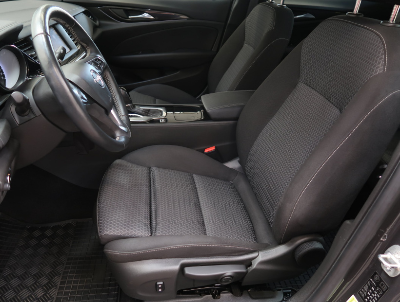 Opel Insignia, 2021
