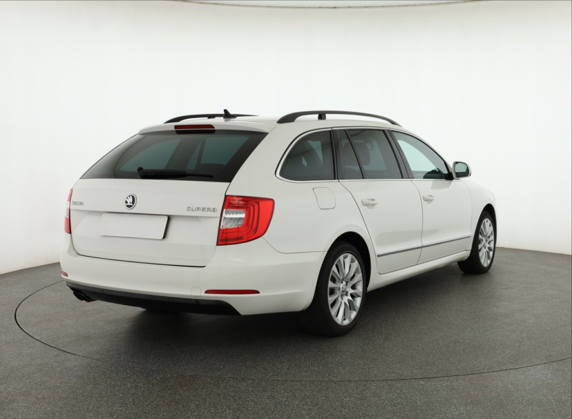 Škoda Superb, 2014
