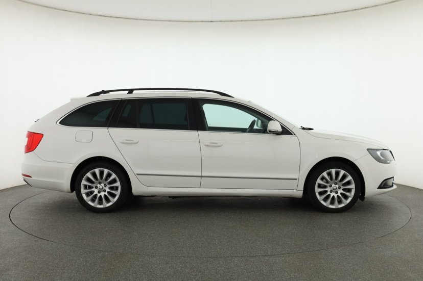 Škoda Superb, 2014