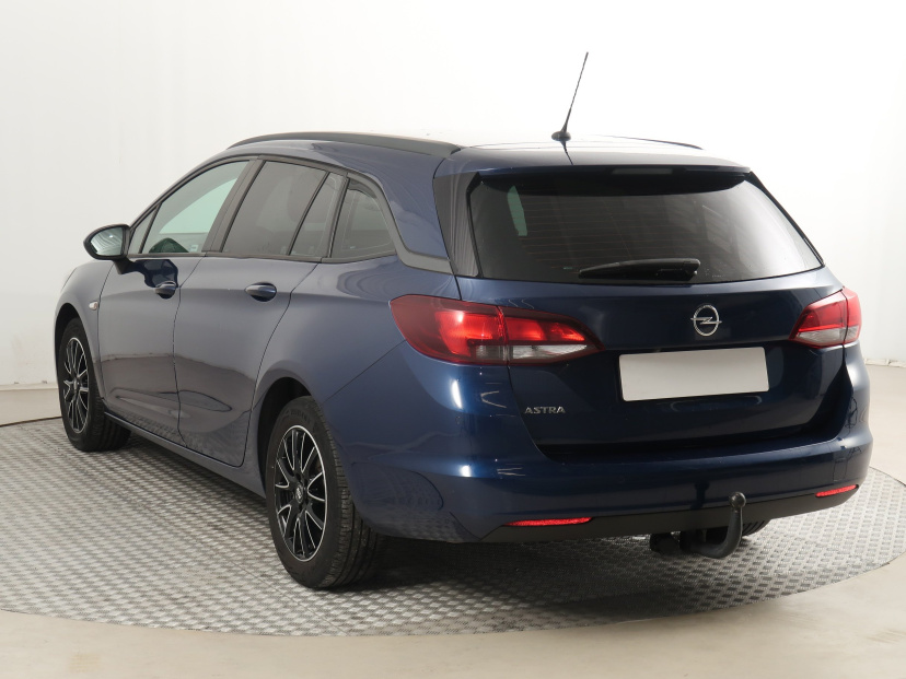 Opel Astra, 2021