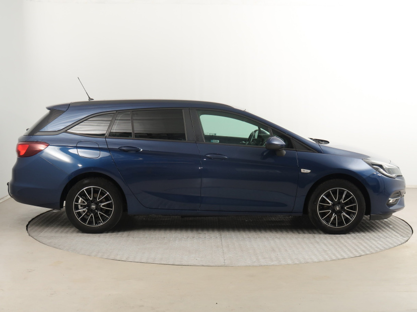 Opel Astra, 2021