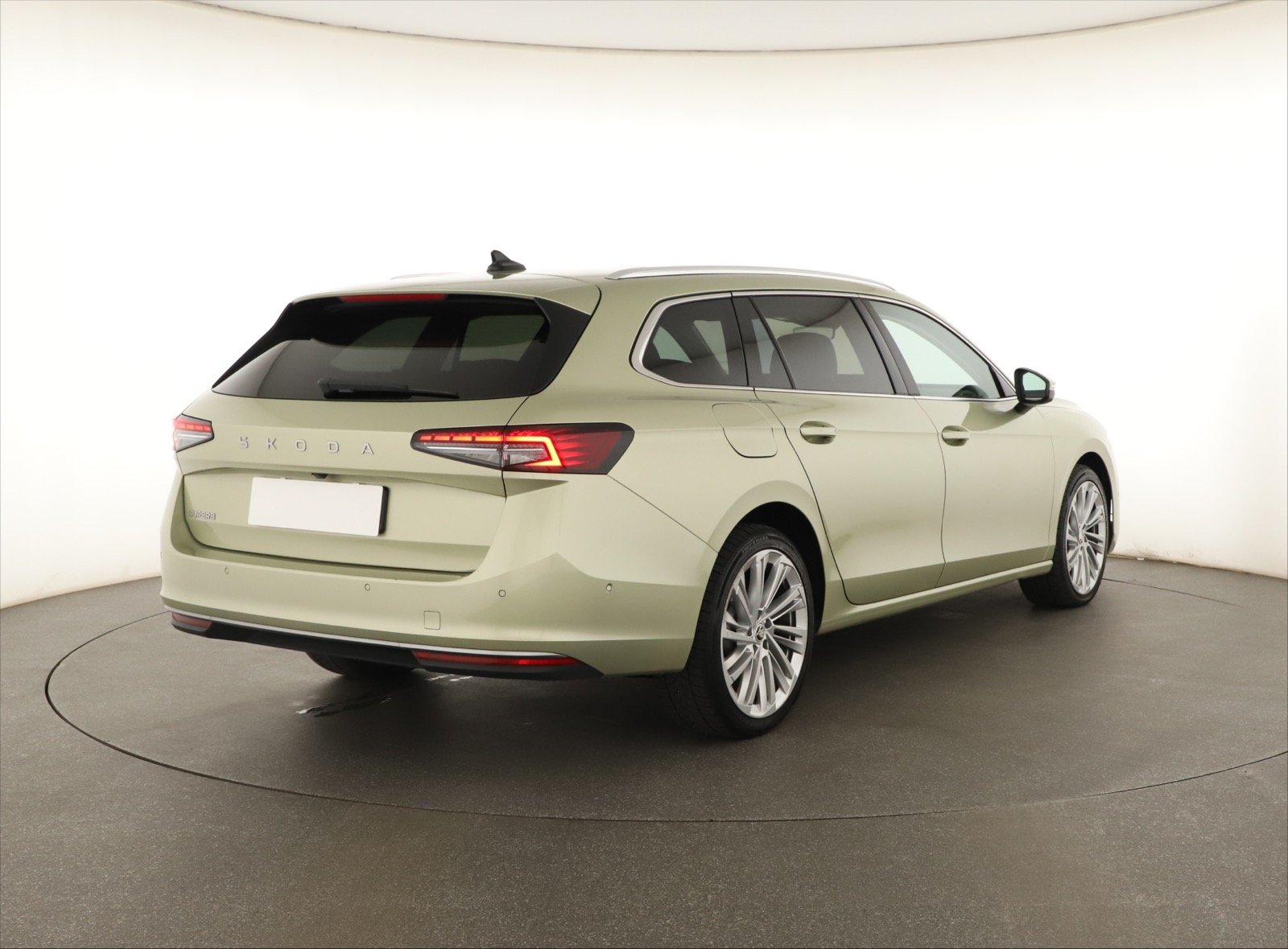 Škoda Superb - 2024