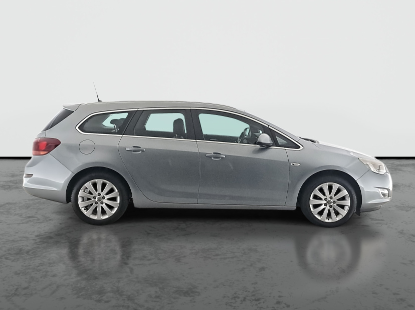 Opel Astra, 2011