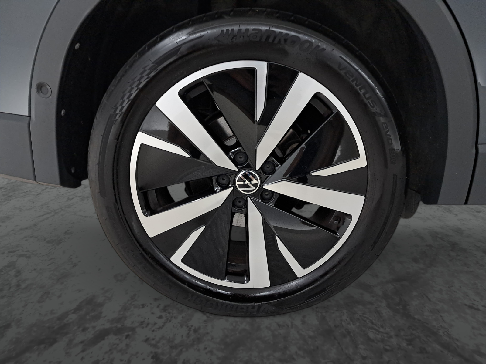 Volkswagen Tiguan - 2025