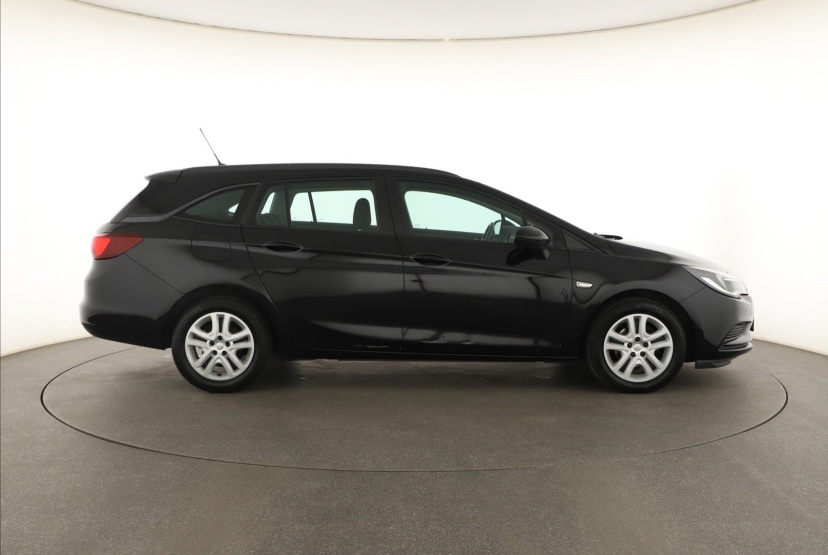 Opel Astra, 2018