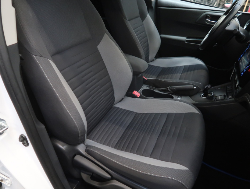 Toyota Auris, 2016