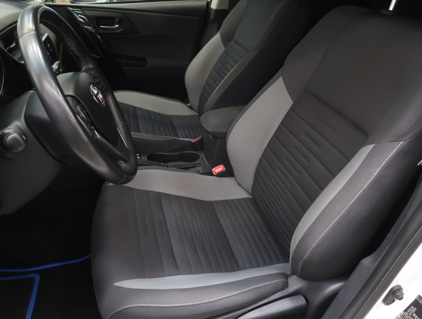 Toyota Auris, 2016