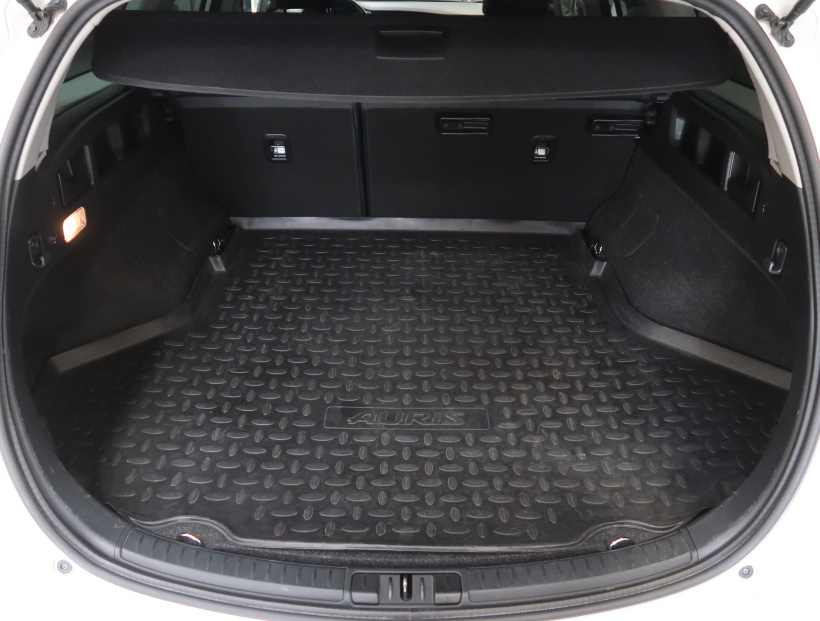 Toyota Auris, 2016