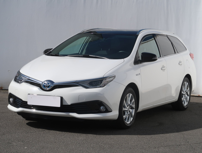 Toyota Auris, 2016