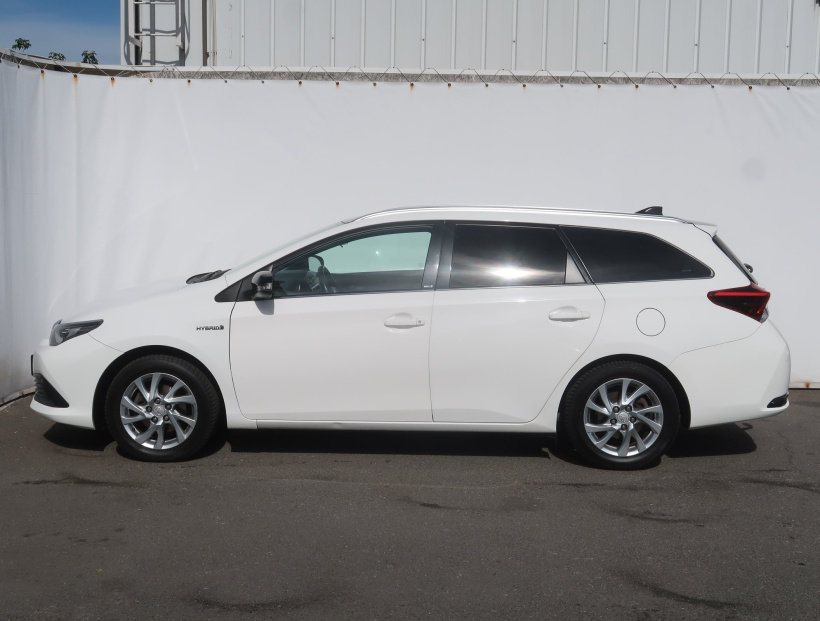 Toyota Auris, 2016