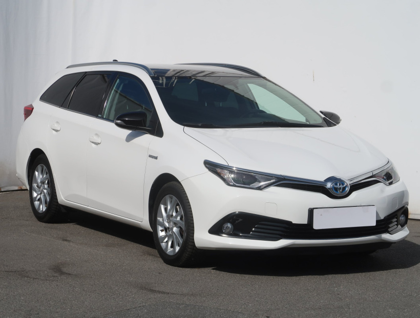 Toyota Auris, 2016