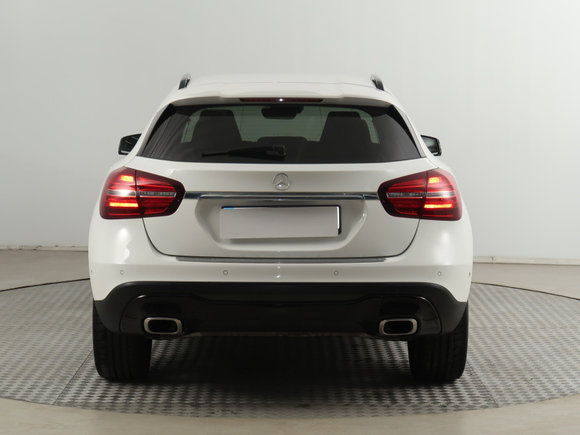 Mercedes-Benz GLA, 2018