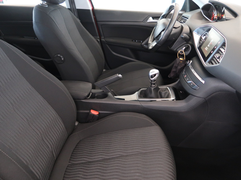 Peugeot 308, 2015