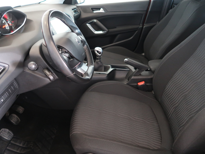 Peugeot 308, 2015