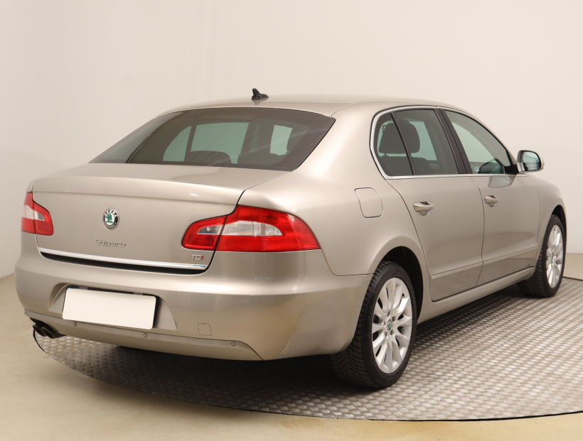 Škoda Superb, 2013