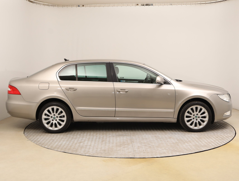 Škoda Superb, 2013