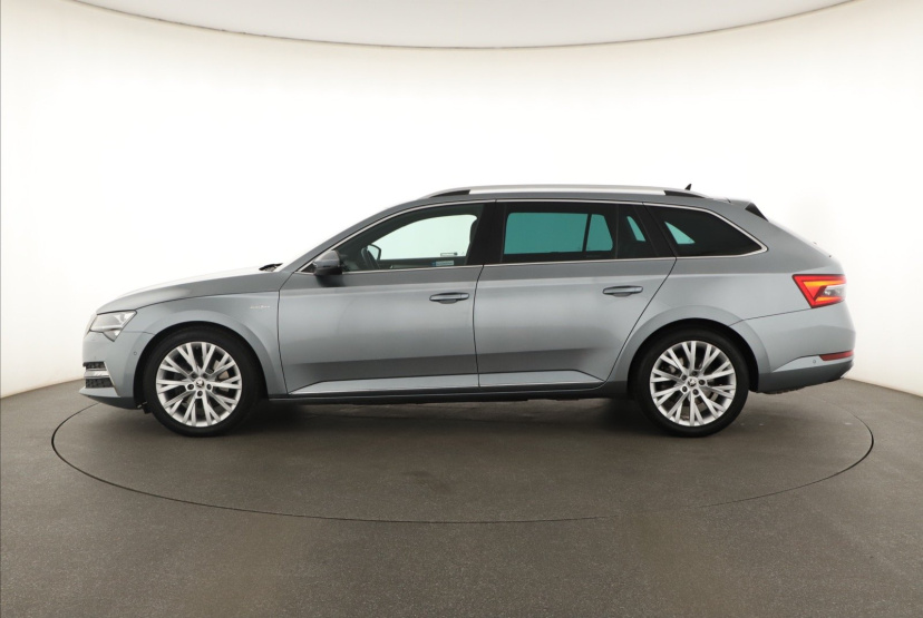 Škoda Superb, 2021