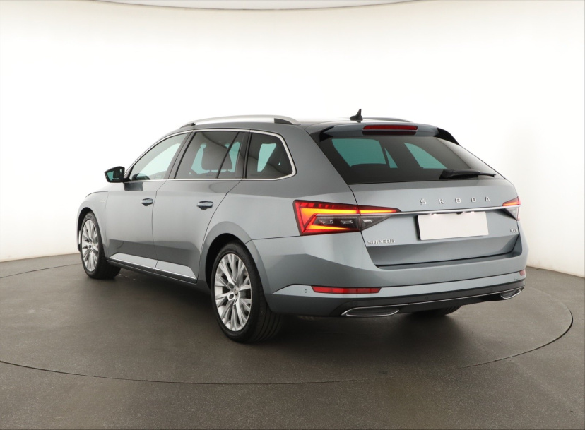Škoda Superb, 2021